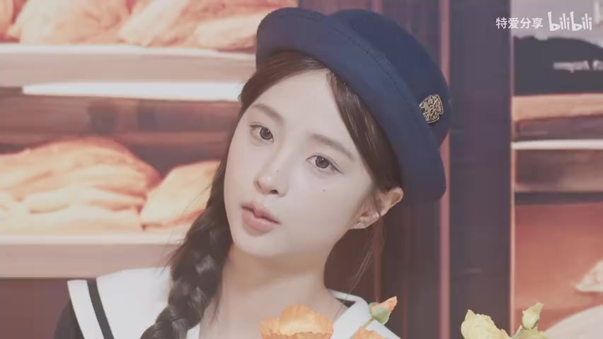 博主提到"词曲蛮诡异"时的画面，可能是手机屏幕或音乐播放界面