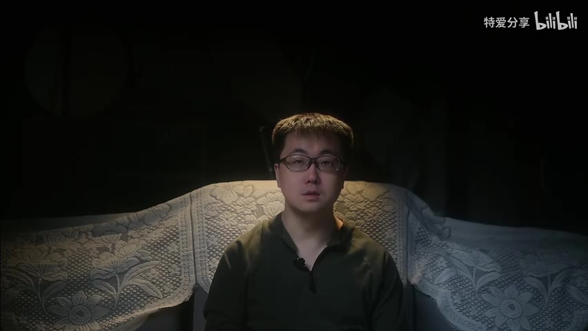 皇家田广场舞台与花车巡游画面